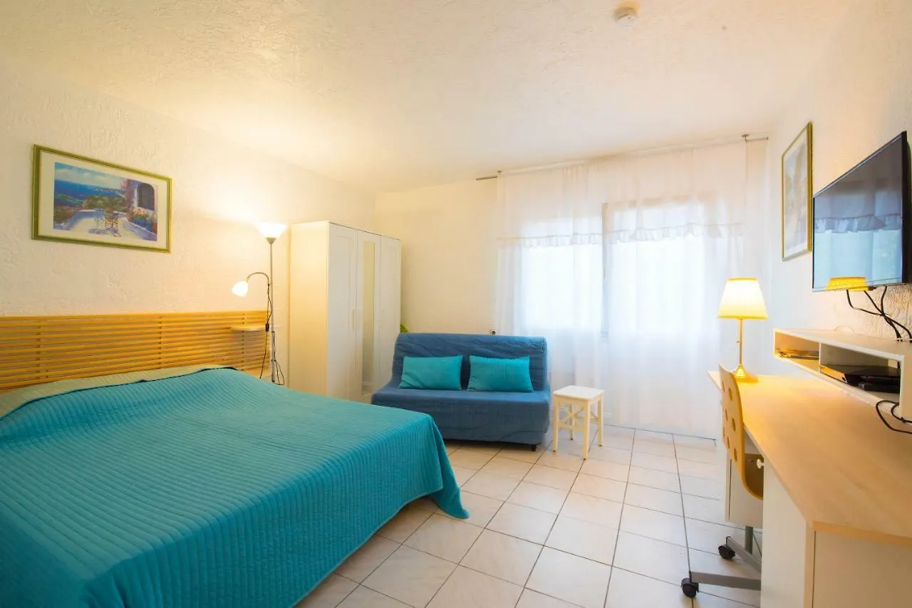 villa Les Cactees Petite résidence de tourisme classée 3 étoiles Antibes 0*,  Francia